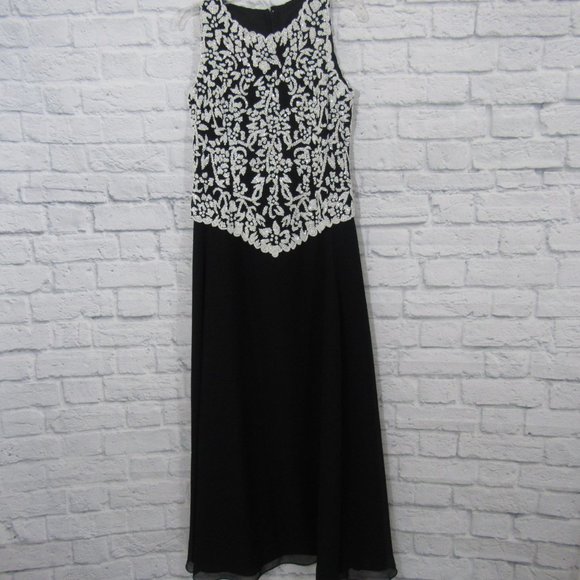 Formal Black and White Beaded Gown Size 4 - Picture 1 of 7